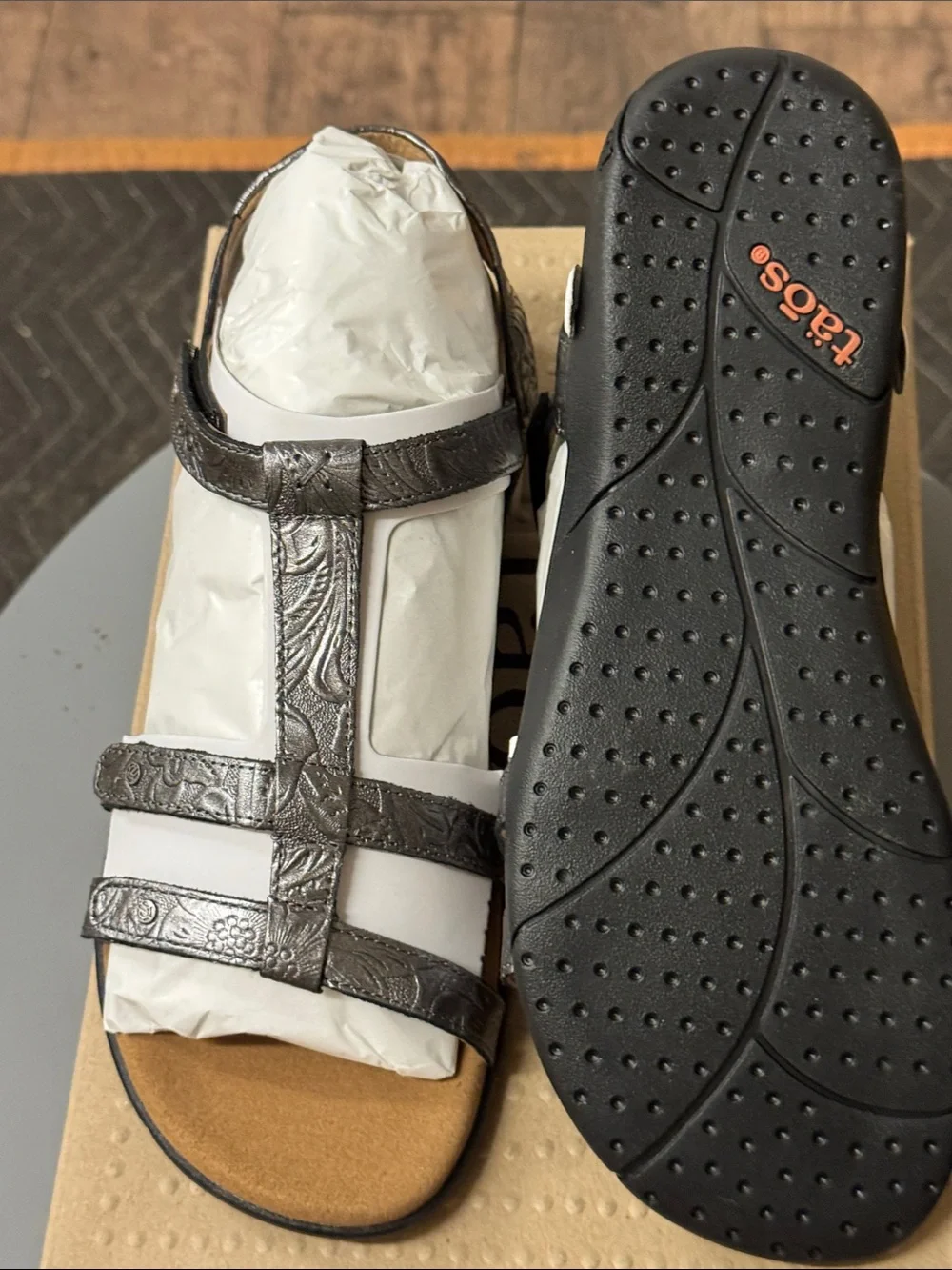 Taos women’s sandals (style) TROPHY 2 (color) PEWTER EMBOSSED